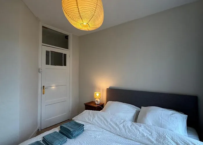 Authentic Sunny Jordaan Апартаменты *