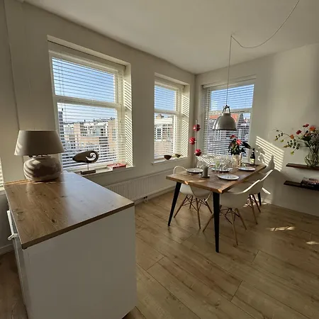 Authentic Sunny Jordaan Daire