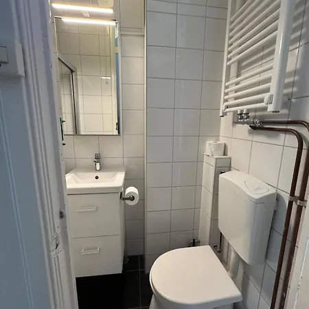 Authentic Sunny Jordaan Apartment Amsterdam