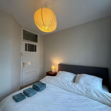 Authentic Sunny Jordaan Апартаменты *